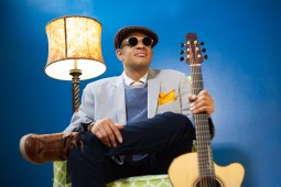 Singer-songwriter Raul Midon performs Friday Oct. 12 at AMP by Strathmore. 